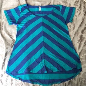 EUC LuLaRoe Classic Tee Size Small